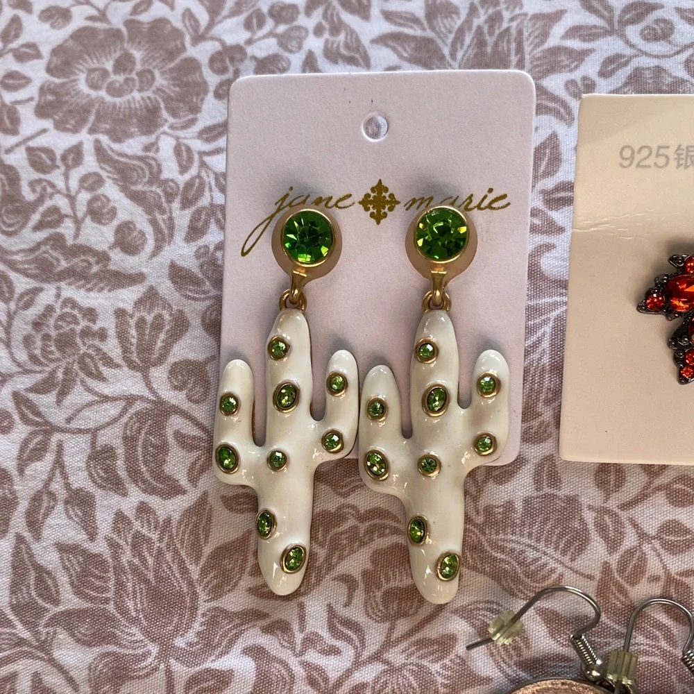 Earring bundle - Picture 2 of 8